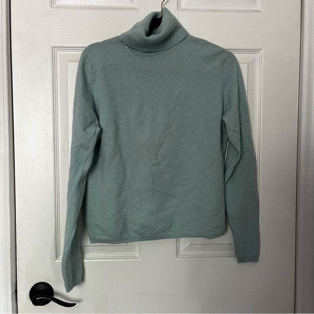 Women's Light Blue Cashmere Turtleneck Sweater